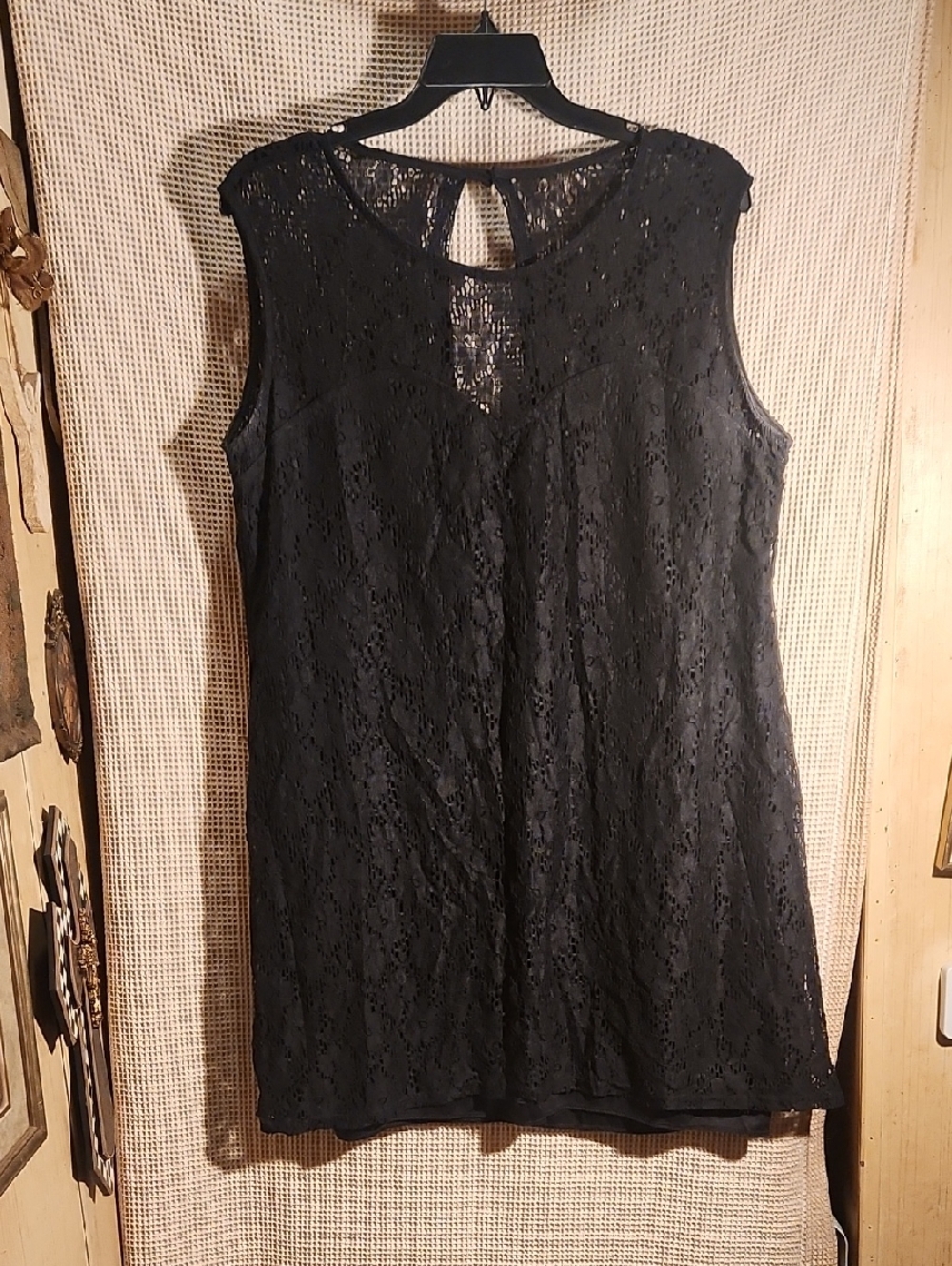 Black Lace Sleeveless Tunic Dress
